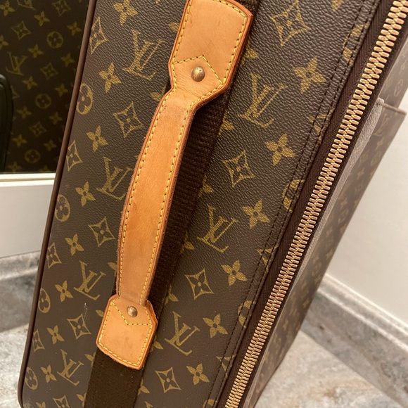 Authentic Louis Vuitton suitcase - Picture 13 of 16